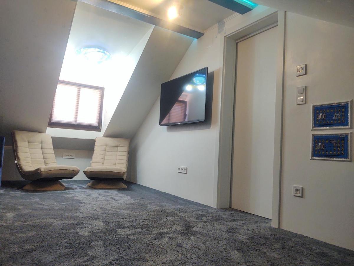 Cezari Aparthotel Brasov Exterior photo
